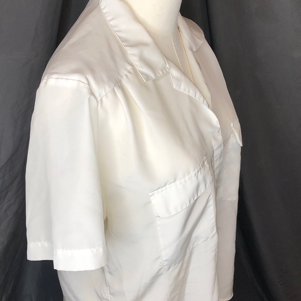 80’s Women’s Short Sleeve Shirt by Lord & Taylor - Picture 13 of 14